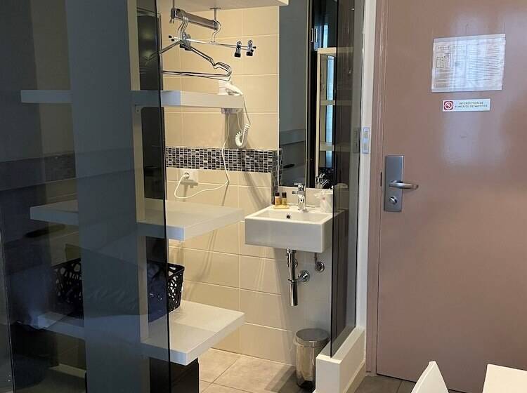 스탠다드 싱글 룸, Anna Livia