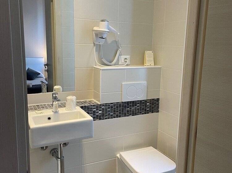 스탠다드 룸, Anna Livia