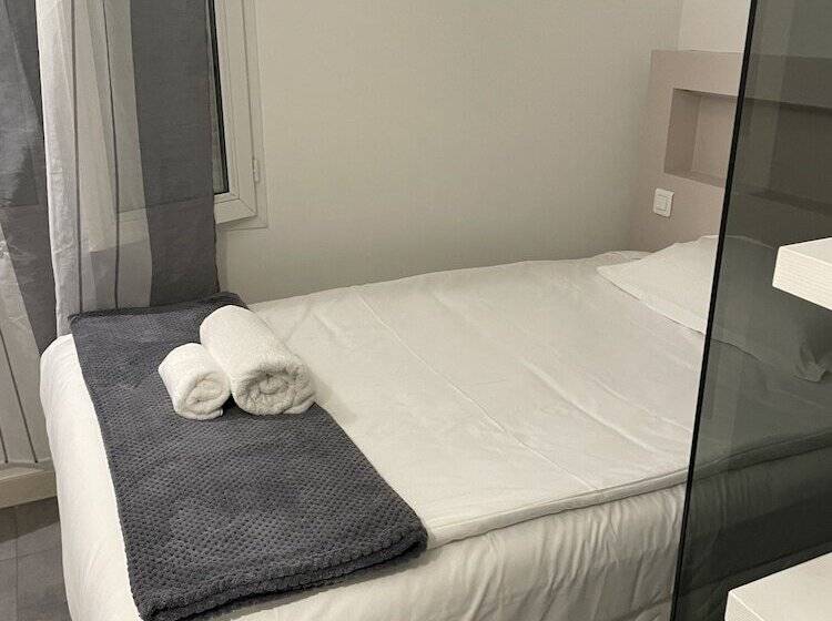 스탠다드 싱글 룸, Anna Livia