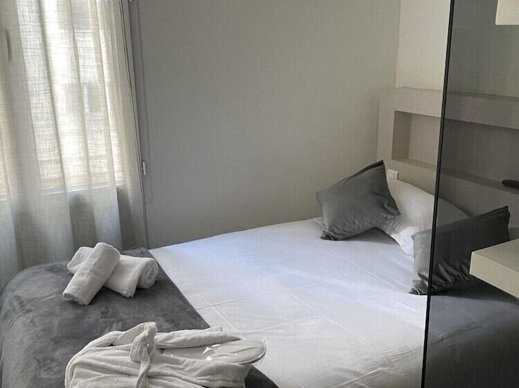 스탠다드 싱글 룸, Anna Livia