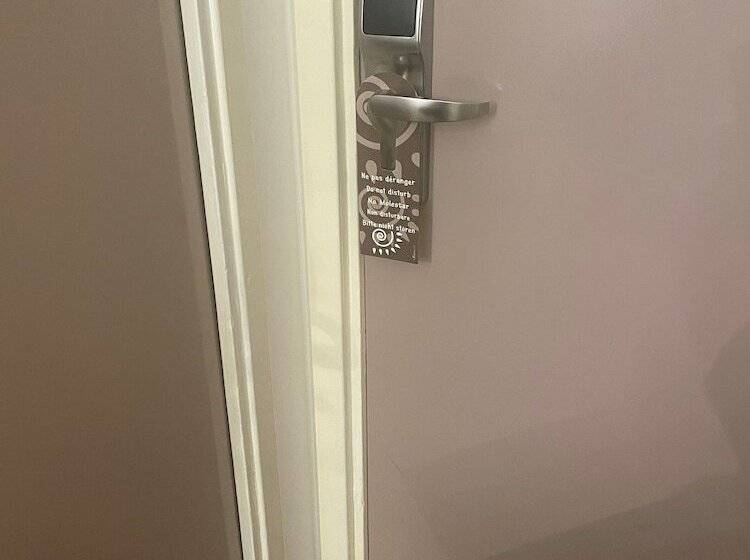 스탠다드 룸, Anna Livia