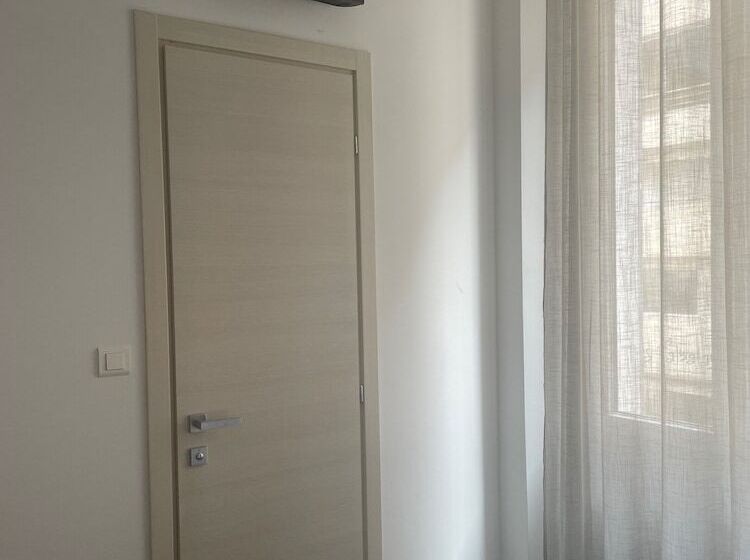 스탠다드 룸, Anna Livia