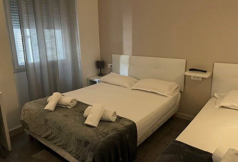 스탠다드 트리플 룸, Anna Livia