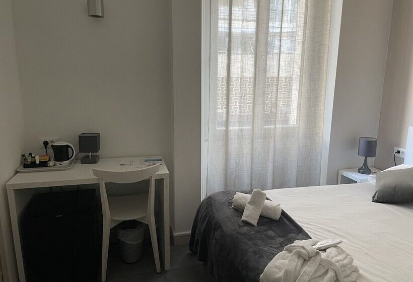 스탠다드 트리플 룸, Anna Livia