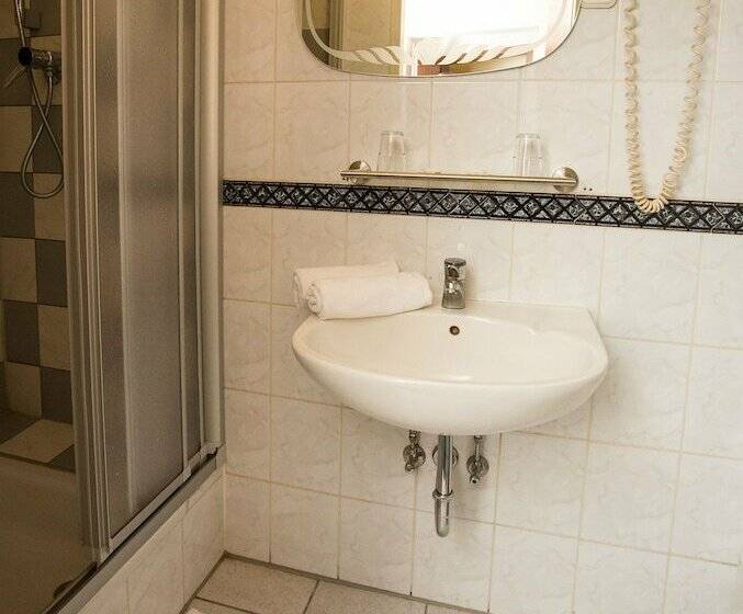 Номер Стандарт, Aria