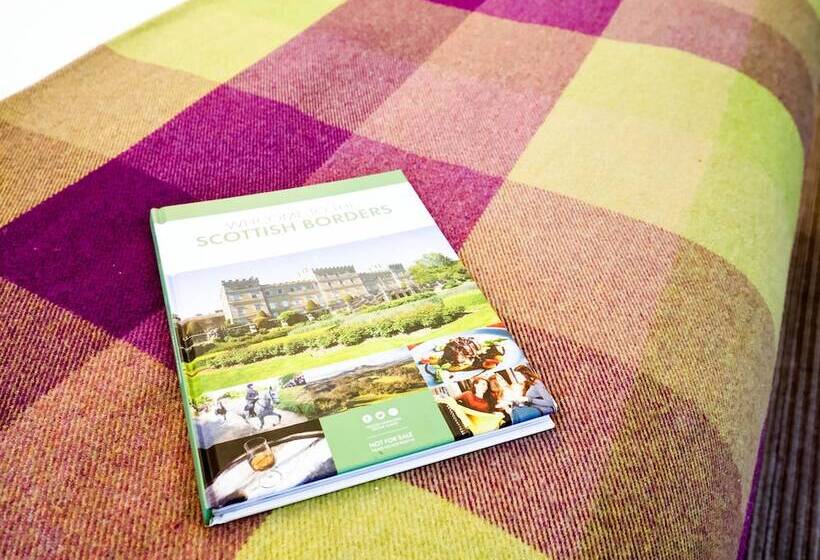 חדר קלאסי, Barony Castle