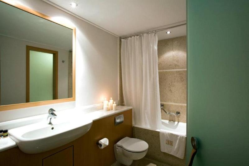 싱글 디럭스 룸, Central