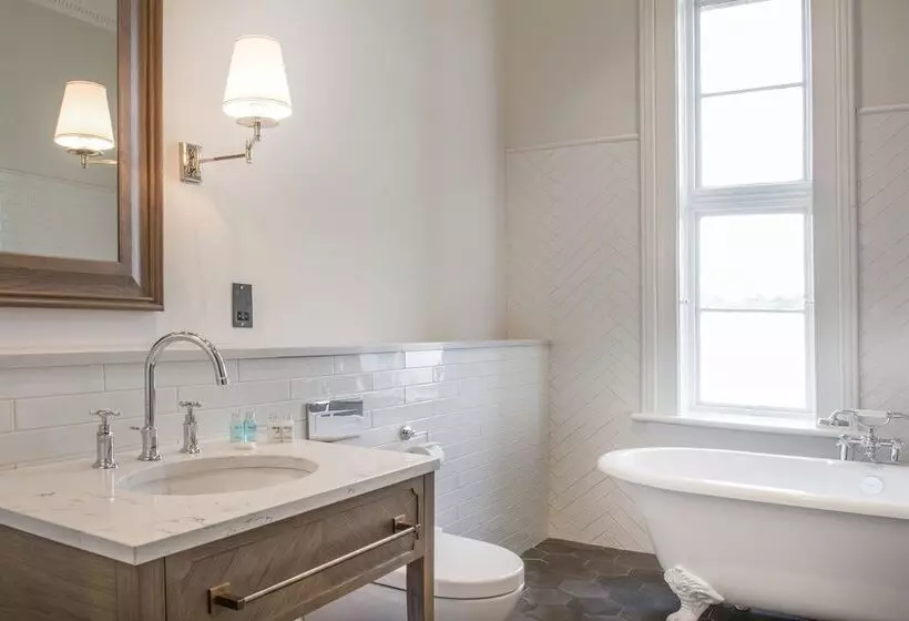 デラックスルーム, De Vere Latimer Estate