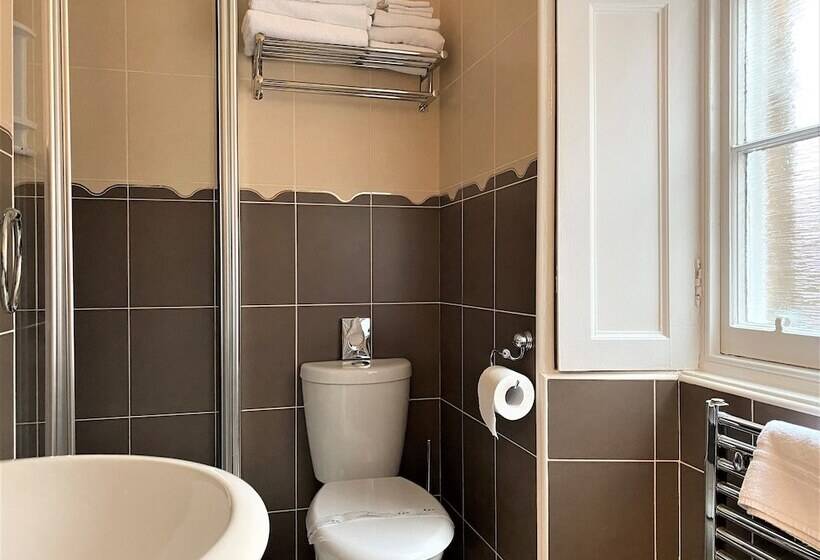 חדר סופריור לשלושה, Glenalmond House