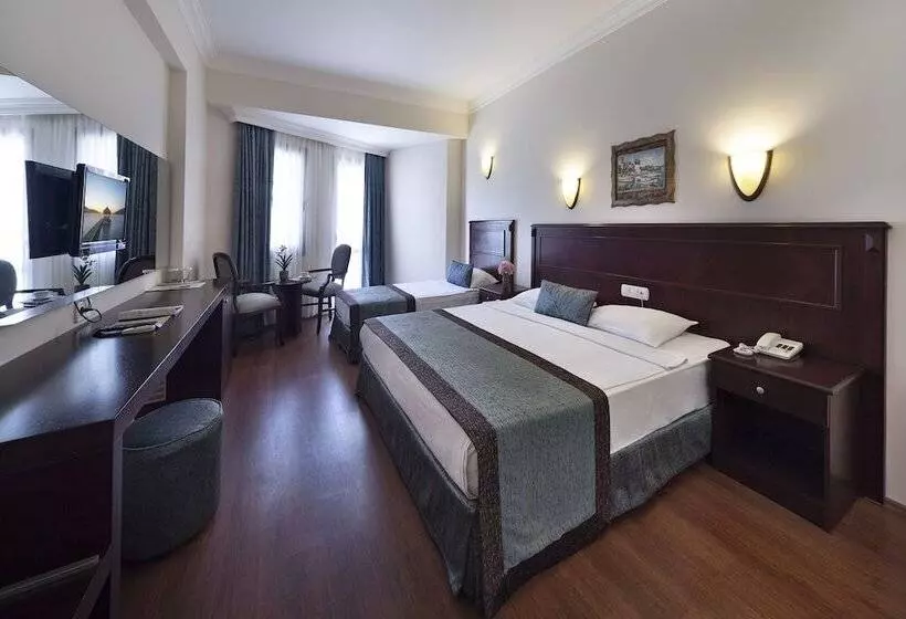 Standard Kolmen Hengen Huone, Golden Age Hotel Bodrum