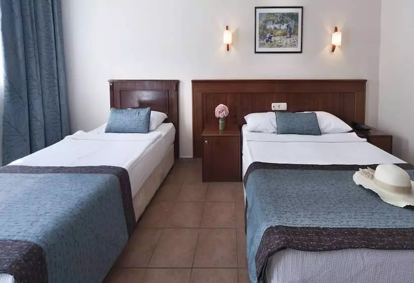 Standard Kolmen Hengen Huone, Golden Age Hotel Bodrum