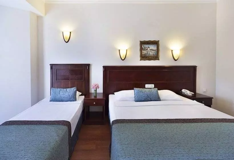 Standard Kolmen Hengen Huone, Golden Age Hotel Bodrum