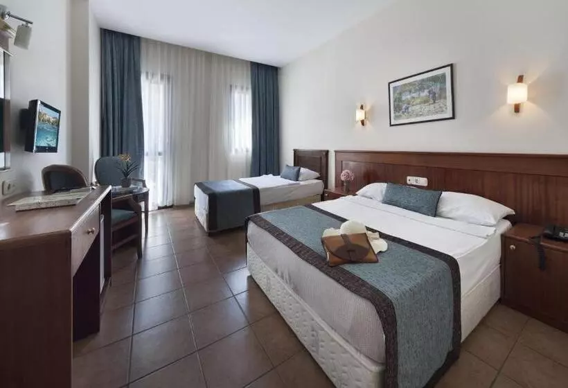 Standard Kolmen Hengen Huone, Golden Age Hotel Bodrum