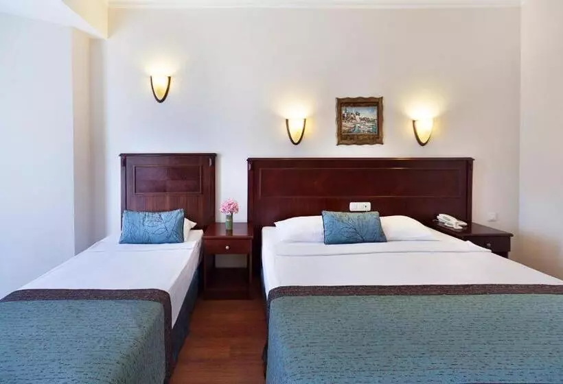 Standard Kolmen Hengen Huone, Golden Age Hotel Bodrum