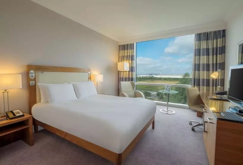 デラックスルーム, Hilton Reading