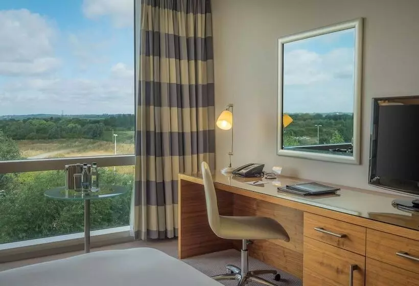 デラックスルーム, Hilton Reading