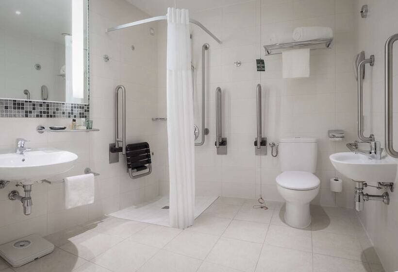 Номер Стандарт Адаптированный для Инвалидов, Hilton Reading