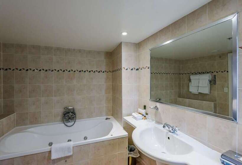 Стандартный Номер Кровать Кинг, Hilton Reading