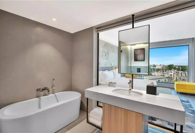 キングサイズベッドのデラックスルーム, Hilton Reading