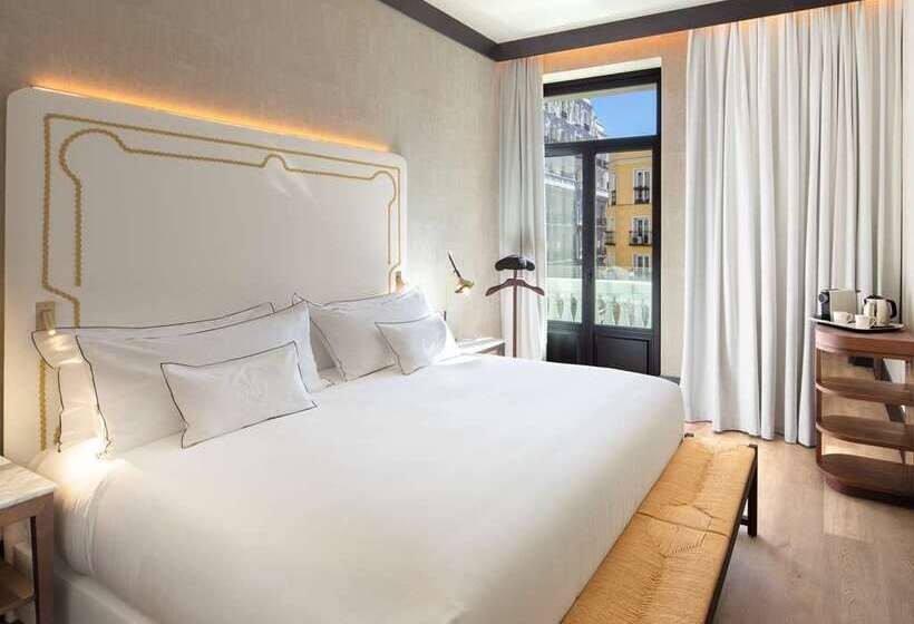 Quarto Estandar, Hilton Reading