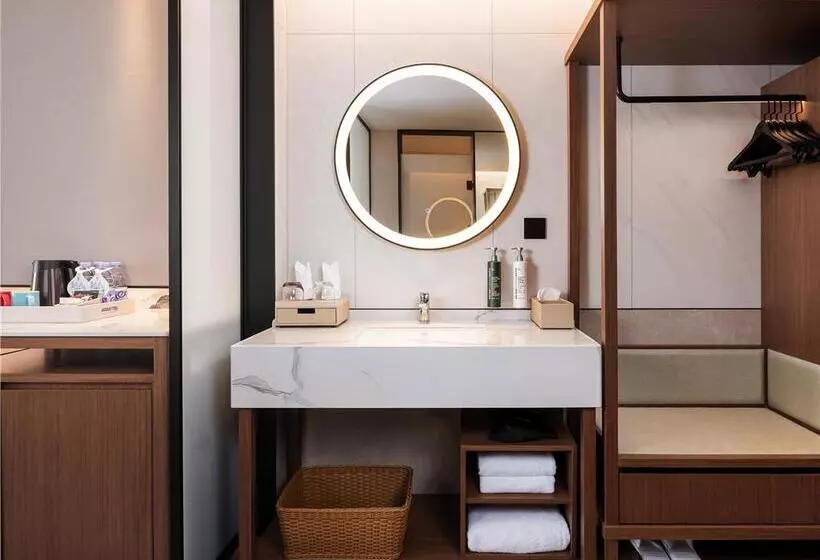デラックスルーム, Hilton Reading