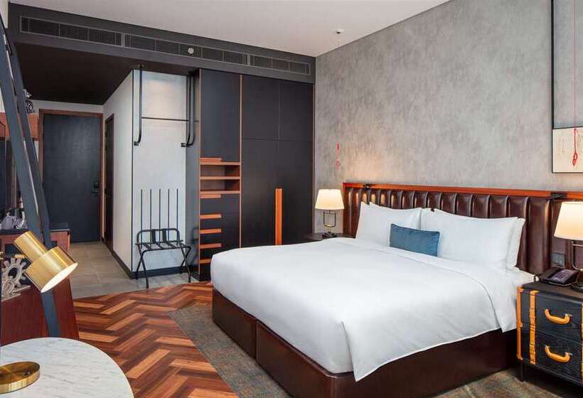 Quarto Estandar para Deficientes Físicos, Hilton Reading