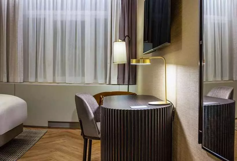 身障者適用スタンダードルーム, Hilton Reading