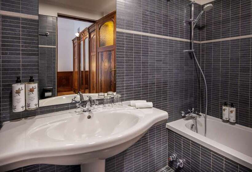 Номер Стандарт Адаптированный для Инвалидов, Hilton Reading