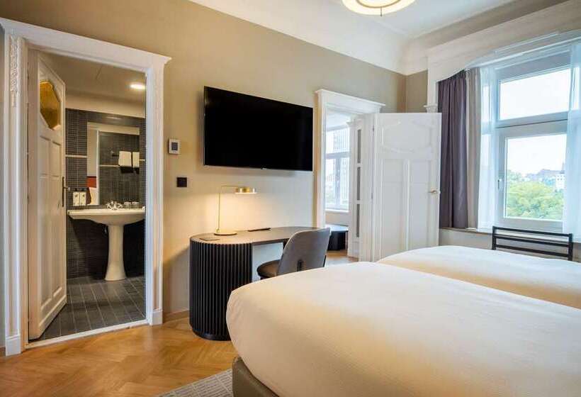 Номер Стандарт Адаптированный для Инвалидов, Hilton Reading