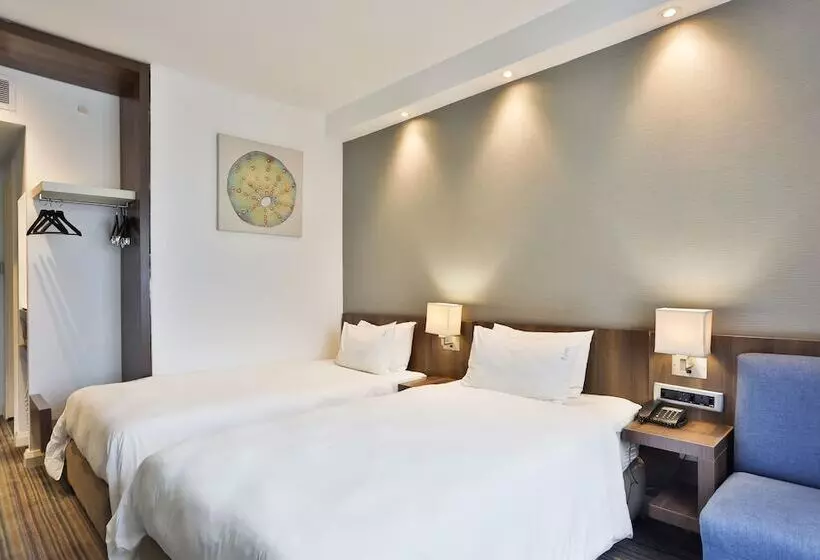 اتاق استاندارد با چشم‌انداز دریا, Holiday Inn Express Durban   Umhlanga, An Ihg