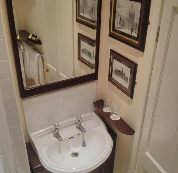 غرفة قياسية, Mansion House