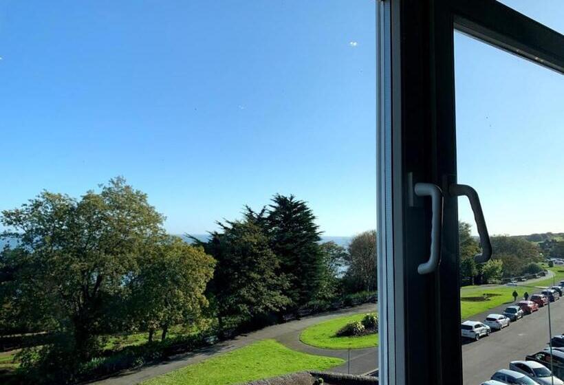 غرفة بريميوم مطلّة علي البحر, Mansion House