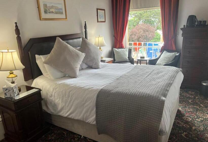 غرفة قياسية مطلّة علي البحر, Mansion House