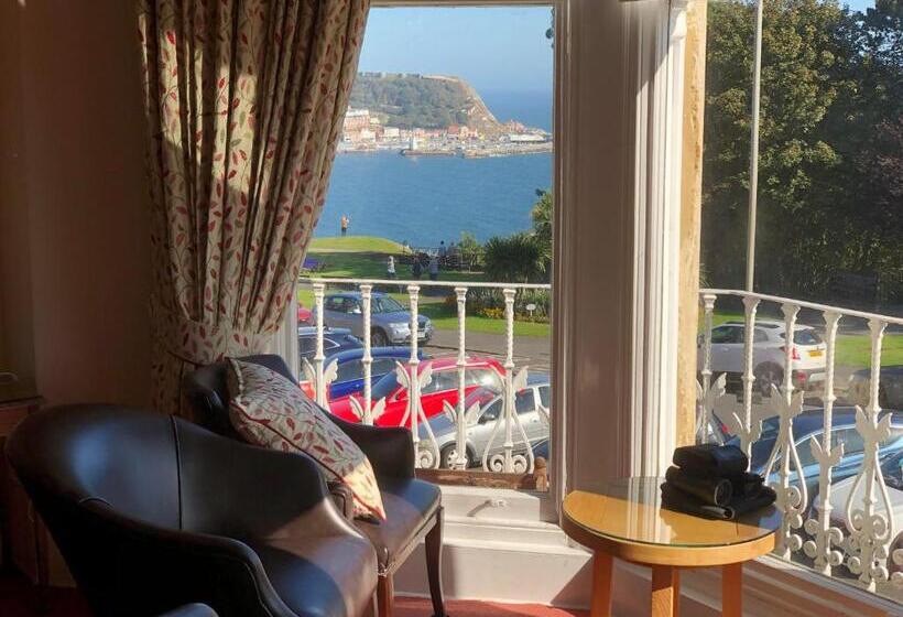 شقة غرفة واحدة مطلة على البحر, Mansion House