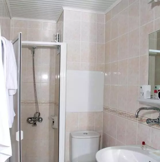 اتاق استاندارد سه نفره, Nezih Istanbul
