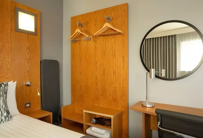 اتاق استاندارد, Ramada By Wyndham Belfast