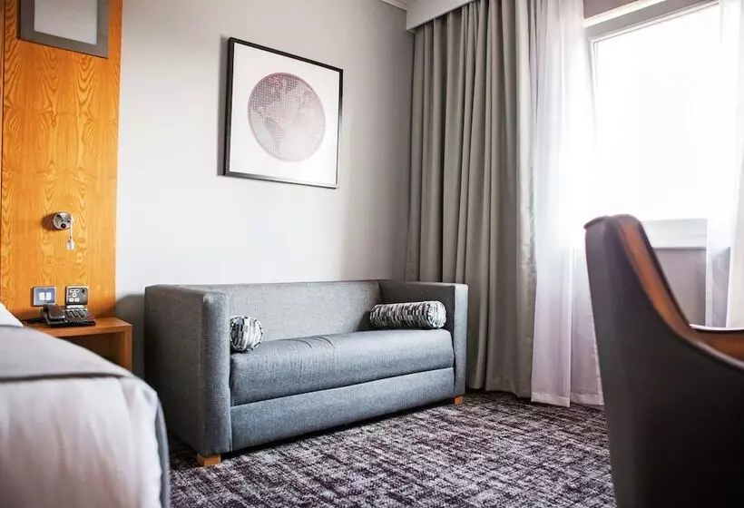 اتاق اجرایی, Ramada By Wyndham Belfast