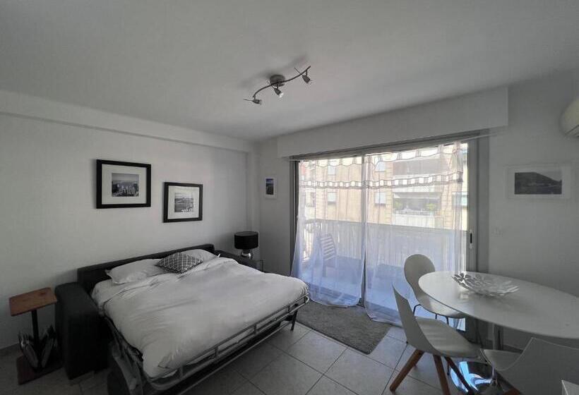 스탠다드 스튜디오, Riviera Eden Palace