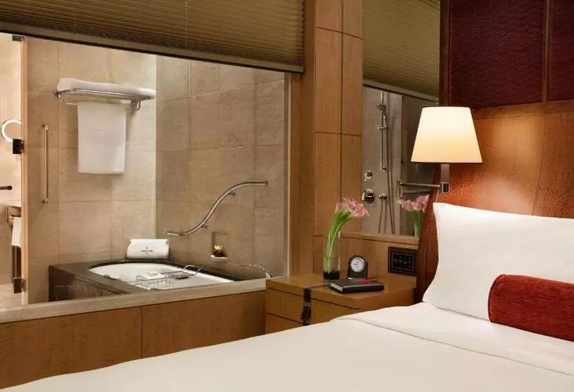 キングサイズベッドのデラックスルーム, Shangrila Tokyo