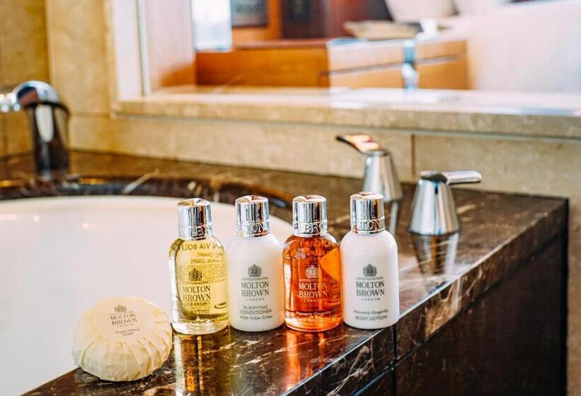 חדר דלוקס נוף לגינה, Shangrila Tokyo