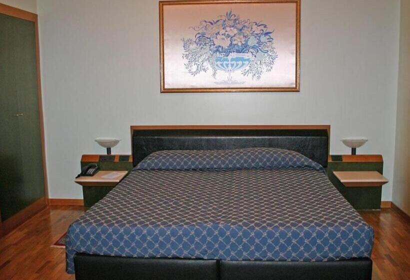 חדר סטנדרט, Svevo