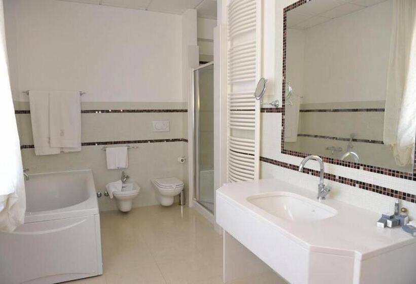 חדר סופריור, Svevo