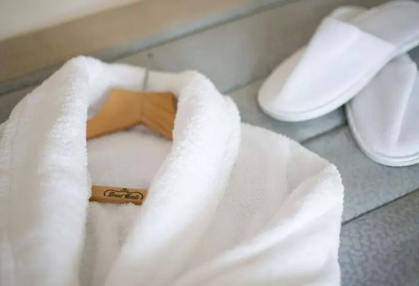 اتاق استاندارد یک نفره, The Carlyon Bay Hotel And Spa