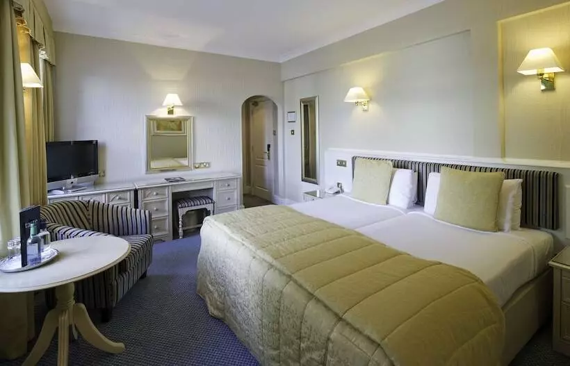 اتاق استاندارد, The Carlyon Bay Hotel And Spa