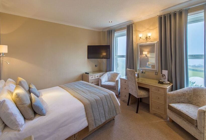 Номер Deluxe Вид на Море, The Carlyon Bay Hotel And Spa