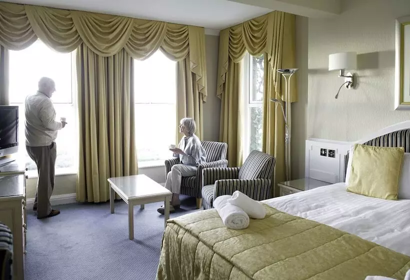 اتاق لوکس با چشم‌انداز دریا, The Carlyon Bay Hotel And Spa