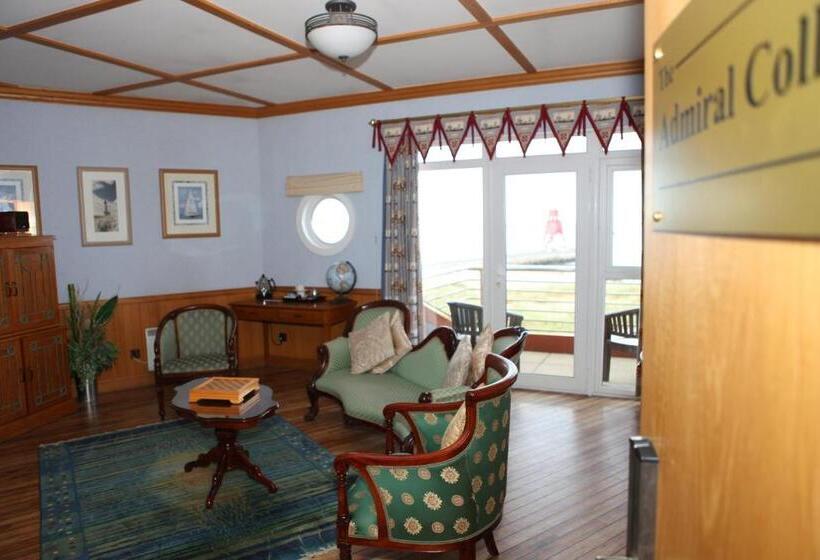 جناح مزوَّد بشرفة, The Little Haven