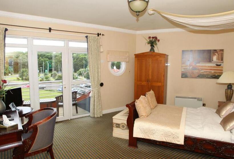 جناح مزوَّد بشرفة, The Little Haven