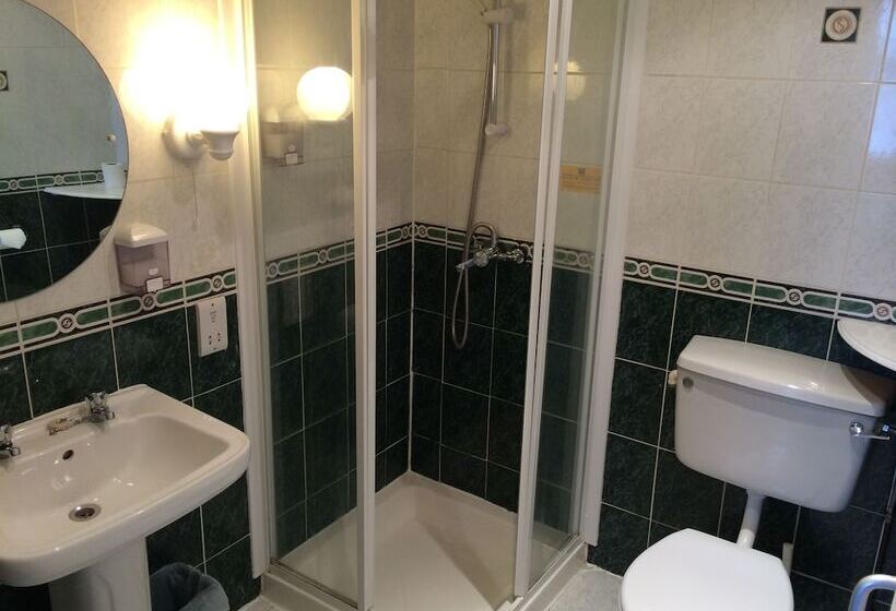 غرفة قياسية ثلاثية, Tiffanys