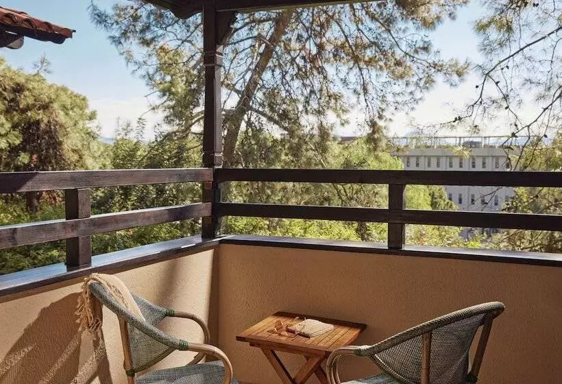بانگلوی استاندارد, Tui Magic Life Sarigerme
